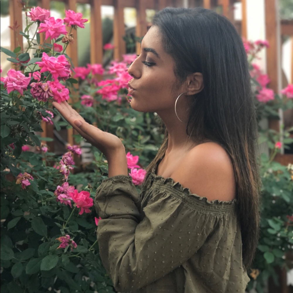 Meet your Posher, Kiana